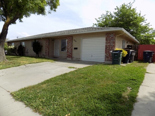 Photo - Single story, 3 bed 1.5 bath home.