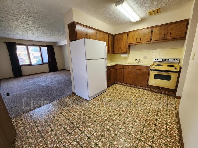 Photo - 2037 South St