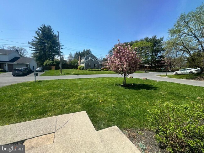 Photo - 901 Hillcrest Dr
