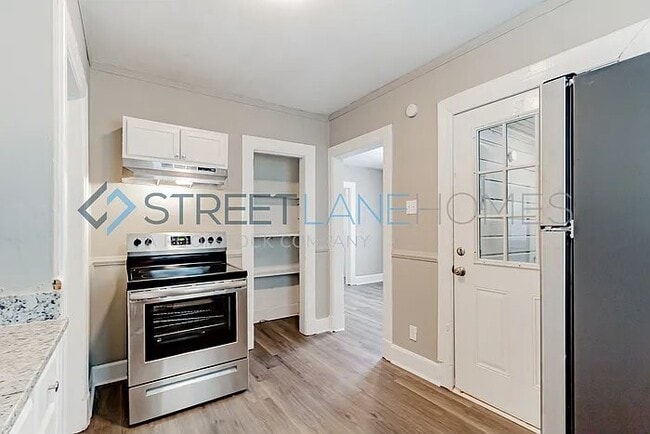 Photo - 2690 Suwanee Ave