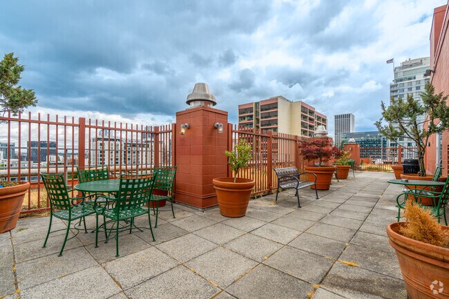 Rooftop Lounge