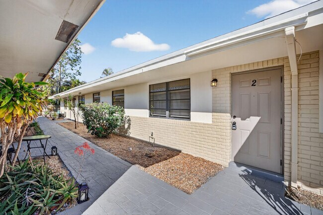 Photo - 2500 SW 18th Terrace Unit 2