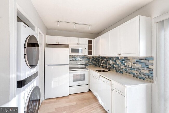 Photo - 1615 Fendall Ct