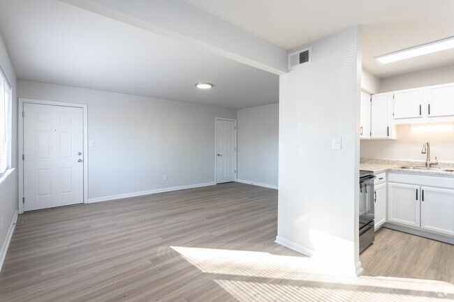 2BR,1BA,900SF - 2 Bedroom A - Autumn Lakes Apartments