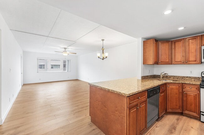 Building Photo - 4500 N Flagler Dr Unit C17