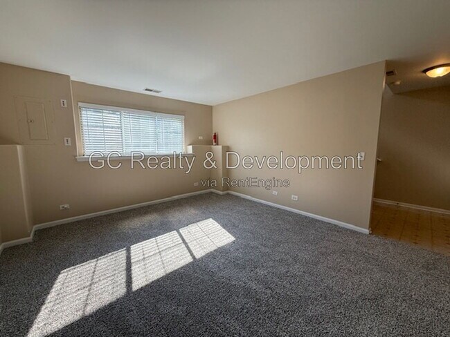 2105 W Concord Ln