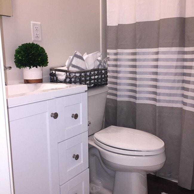 Photo - 110 W 10th St