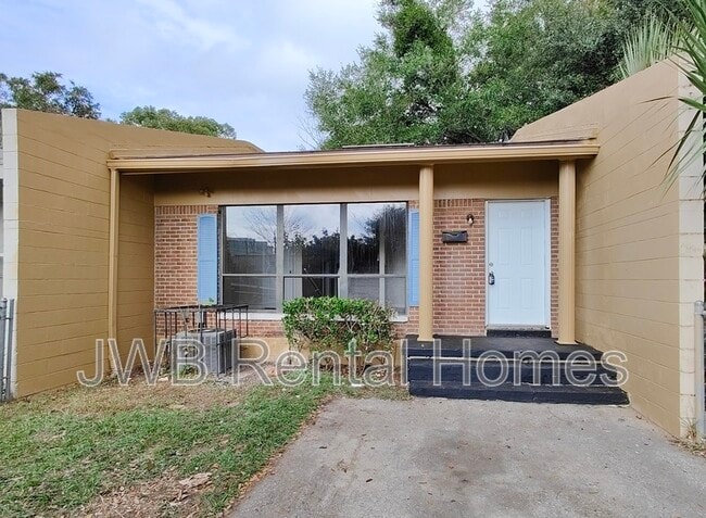 Building Photo - 226 Spruce St