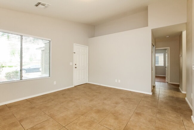 Photo - 15814 W Jackson St