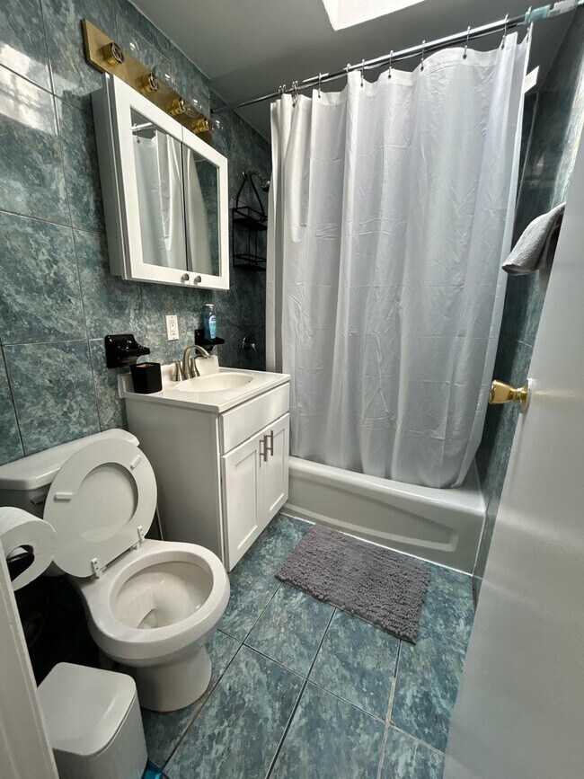 Photo - 225 E 30th St Unit SI ID1473161P