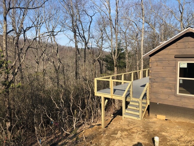 Photo - 1566 Old Mill Rd