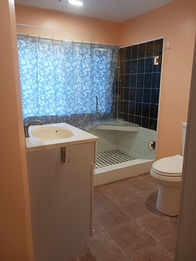 baño - 943 Casanova Ave Unidad Studio