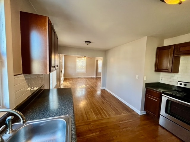 Photo - 2221 Sadler Ave