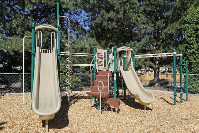 Área de juegos para niños - Willow Creek