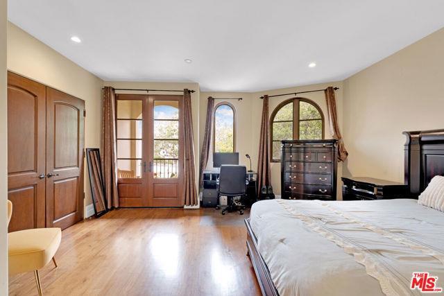 Photo - 1101 S Gretna Green Way