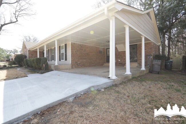 Photo - 5853 Fox Lair Ave