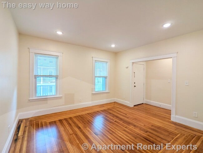 Photo - 8-10 Lowell Cir Unit #2 Unidad #2