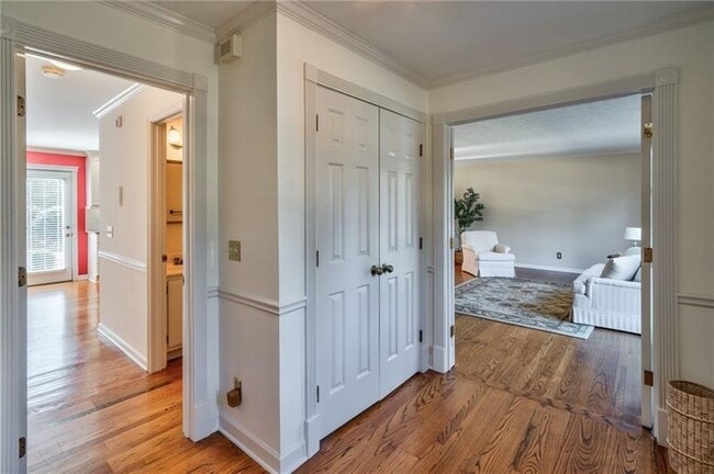 Photo - 4010 Mansion Dr