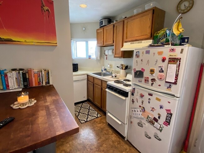 Building Photo - 16 Lincoln St Unit 1