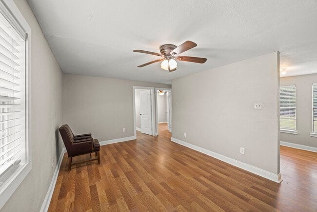 303 Linwood St Unit 1/2