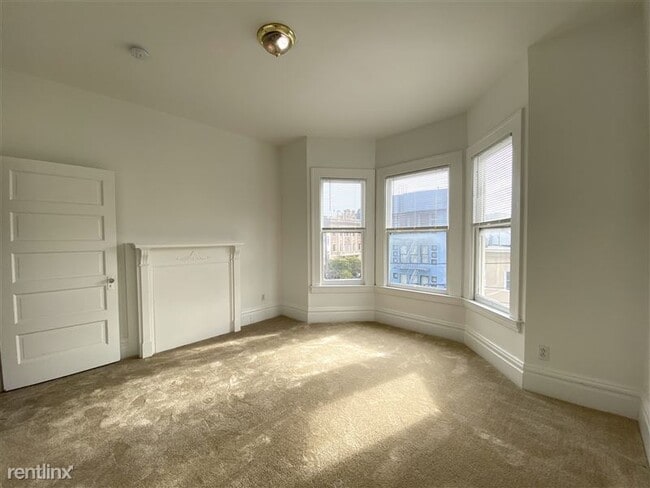 Building Photo - 1577 Powell St Rental