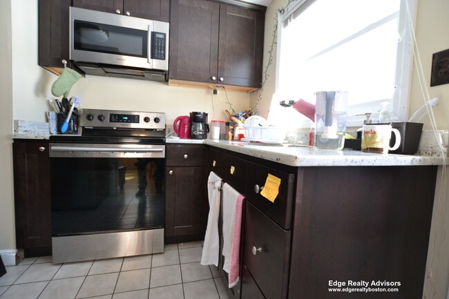 Building Photo - 18 Anselm Ter Unit 1 Rental