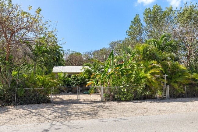 Photo - Charming 2-Bedroom Home for Rent in Big Pine Key