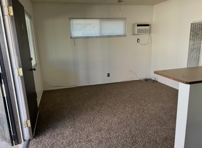 Photo - 44116 Division St Unidad B