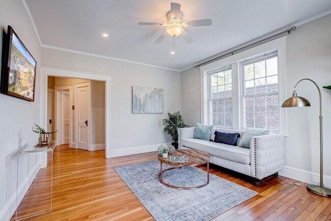 Photo - 230 Massachusetts Ave Unidad 2