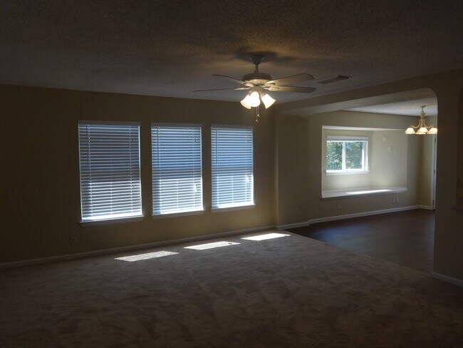 Photo - 4803 Fern Lake