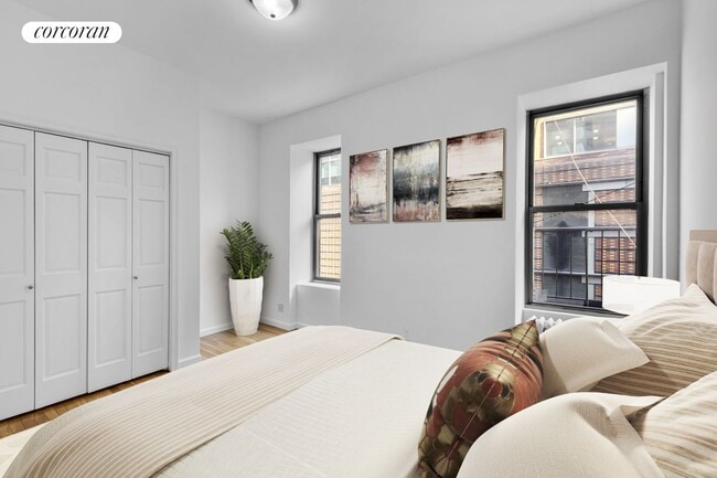 Photo - 100 W 67th St