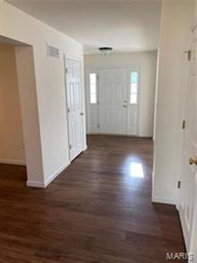 Photo - Lovely 4 bedroom, 2.5 bath, 2 car garage