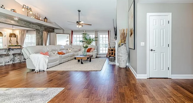 Photo - NEW LISTING!!!! Dont Miss Out