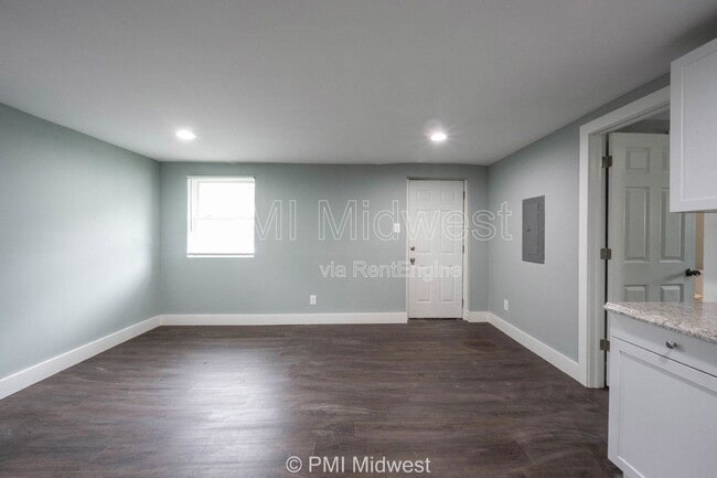 Photo - 238.5 N Beville Ave