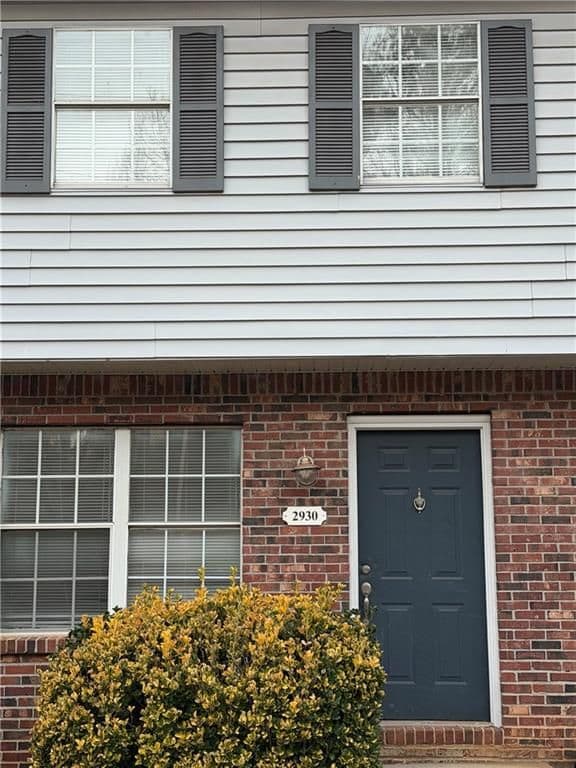 Photo - 2930 Spruce Cir SW