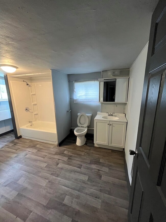 Photo - 410 Lakeview-