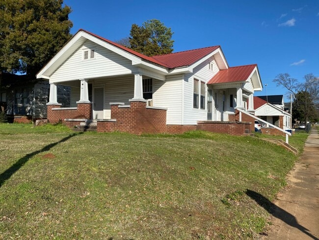 Building Photo - 1901 Noble St Rental