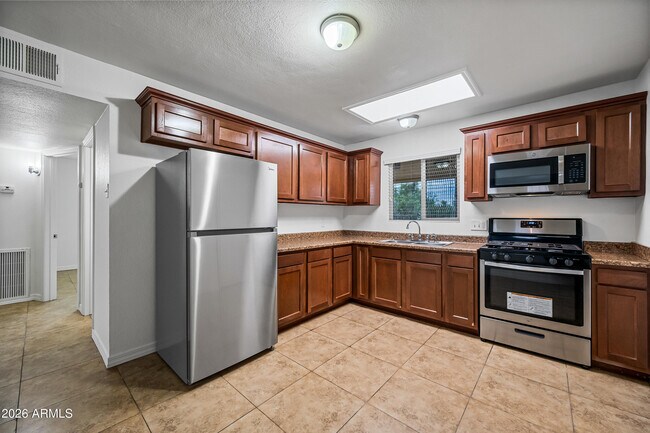 Photo - 4115 N 18th Dr