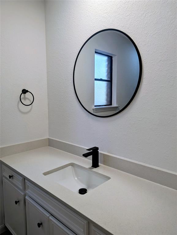 Photo - 905 E 51st St Unidad 103