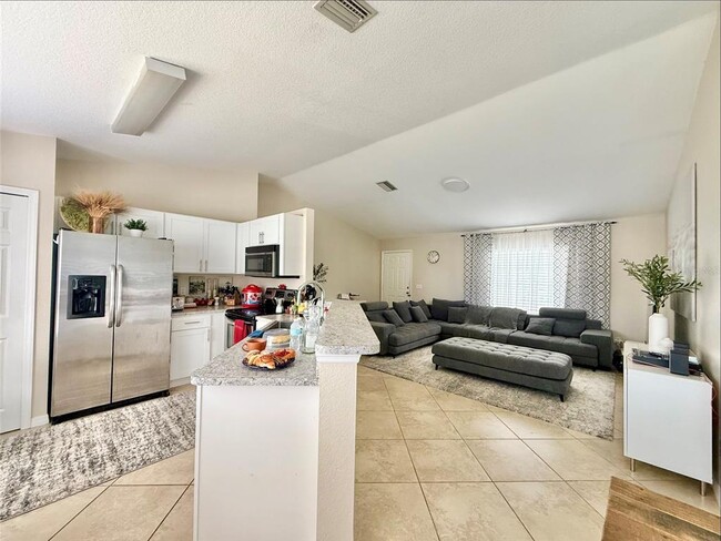 12207 Cotorro Ave