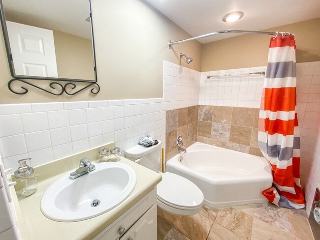 Photo - Town's Edge Apartments