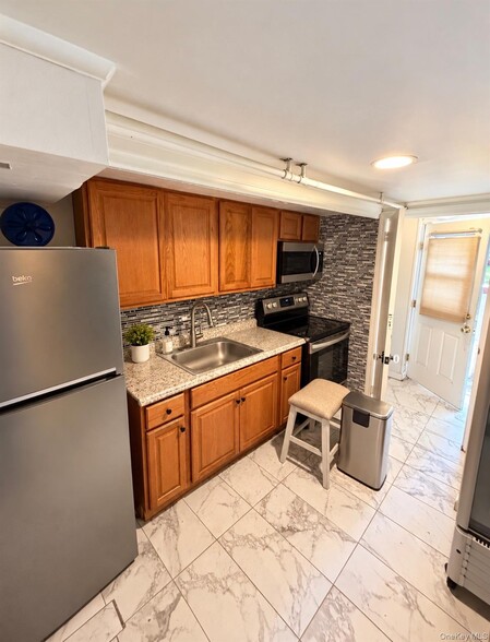 51 Brook Rd