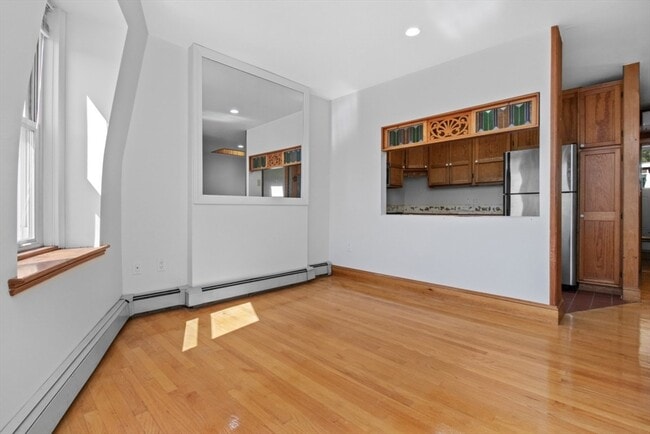 Photo - 439 Main St Unidad 3