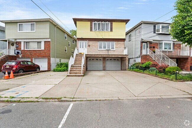 Building Photo - 51 Isabella Ave Unit 2 Rental