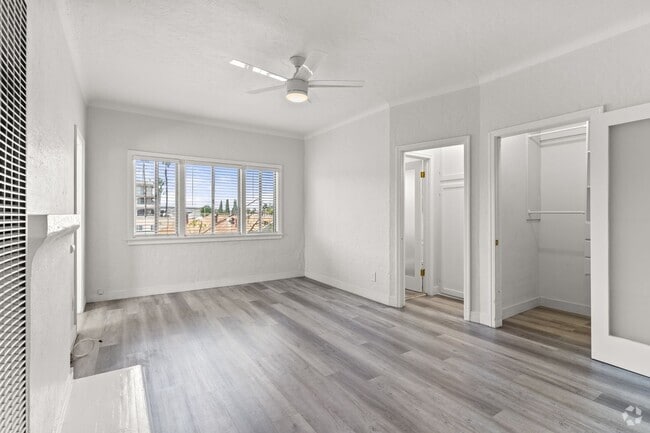 Building Photo - 608 W 6th St Rental