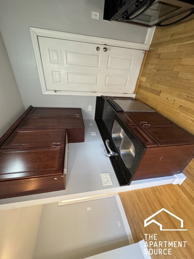 Photo - 4564 W George St Unidad 3