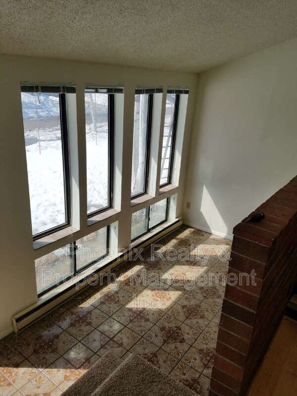 Photo - 901 Sir Galahad Dr