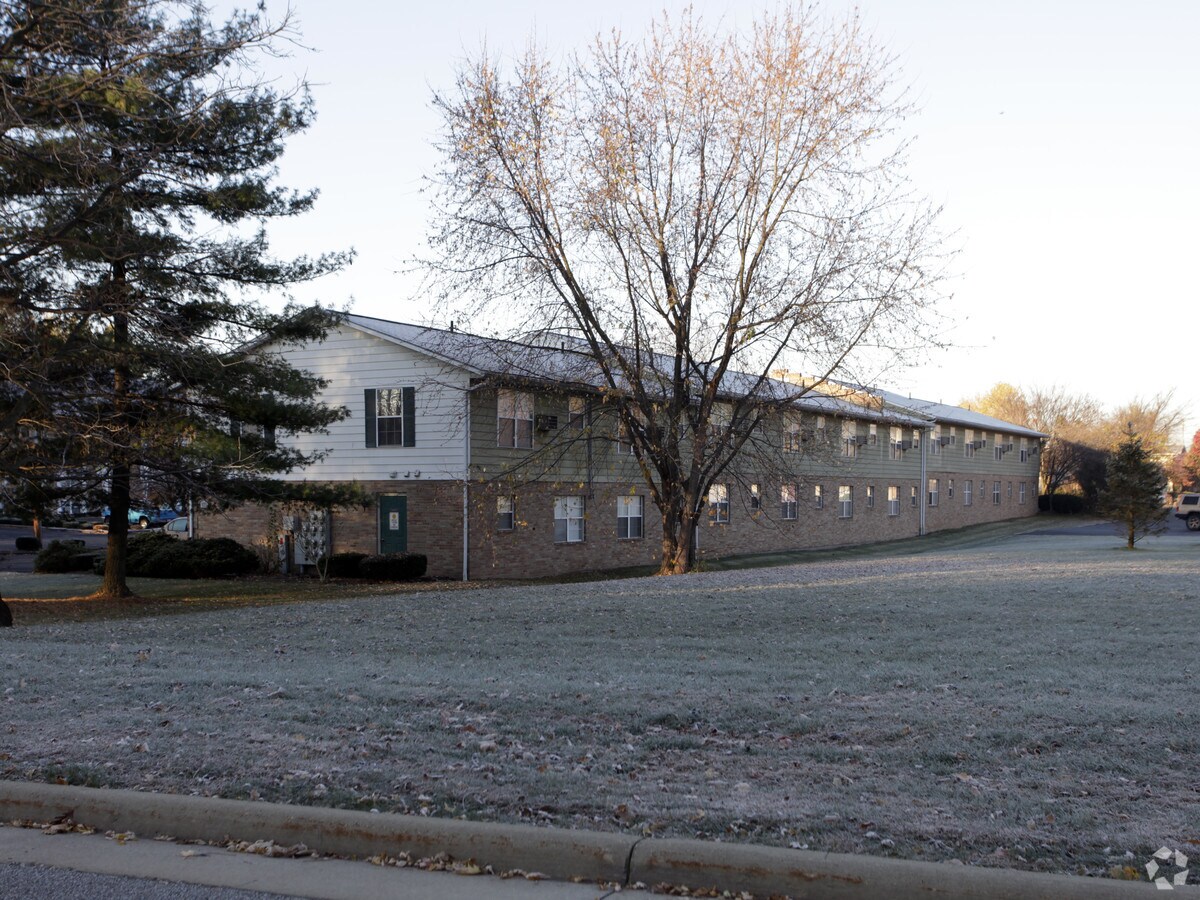 Maple Park Apartments - Maple Park Apartments