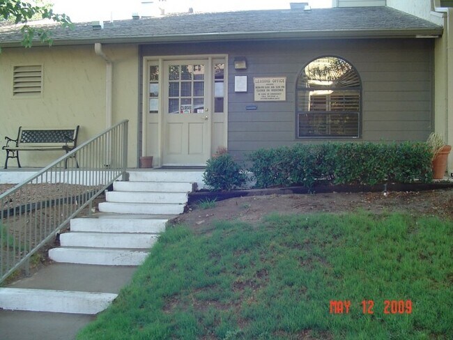 Photo - 1222 Giles Rd Unit #1222