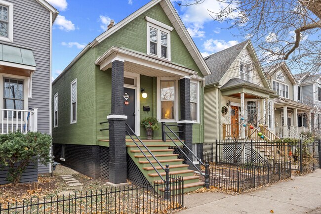 Building Photo - 2148 W Belle Plaine Ave Unit 1